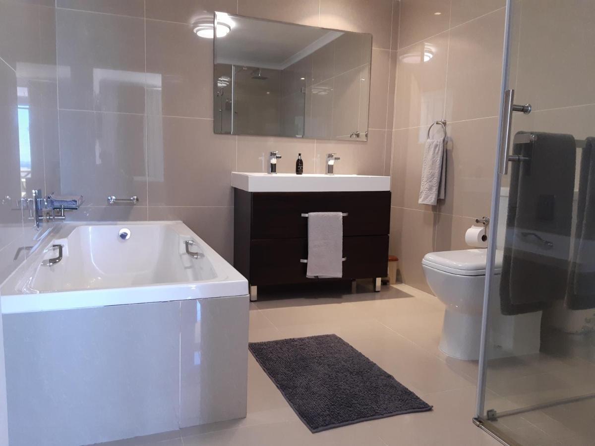 2Whitewaters Bloubergstrand Homestay Dış mekan fotoğraf